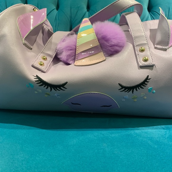 Gently Used in Excellent Condition Purple Unicorn Travel Bag
$25 - Picture 3 of 4